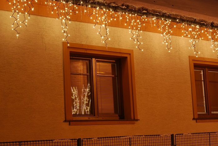 Světelný rampouch LED-RPLR-304 teplá bílá/čk 1,5m, 304 LED