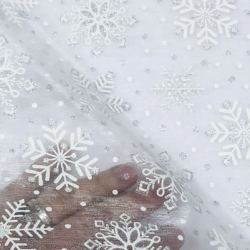 Organza bílá, bílostříbrné vločky KHC-22