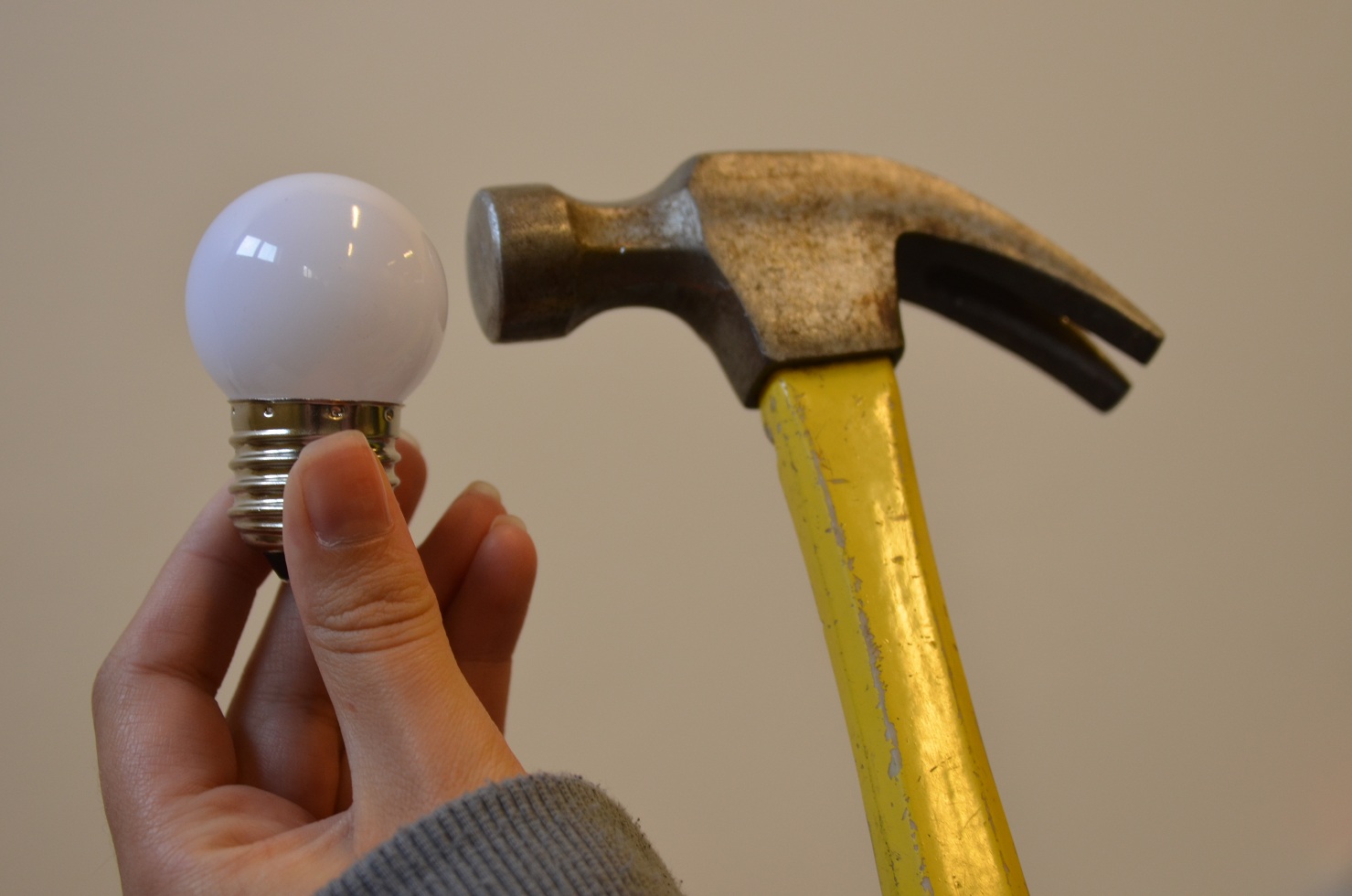 LED žárovka G45-1W-E27, modrá