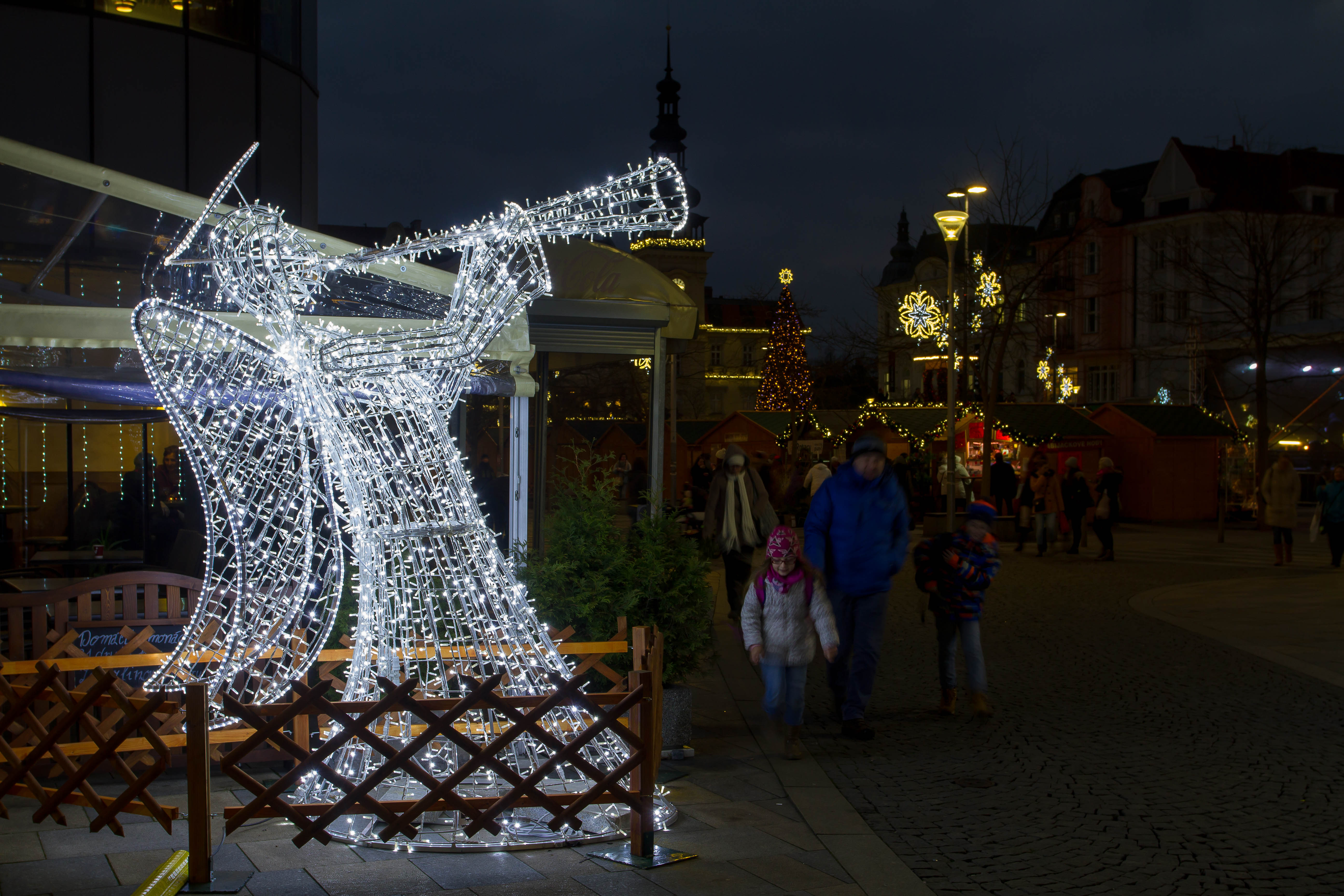 Anděl s trubkou nahoru N10/17 - 24 V - 300 x 137 x 260 cm