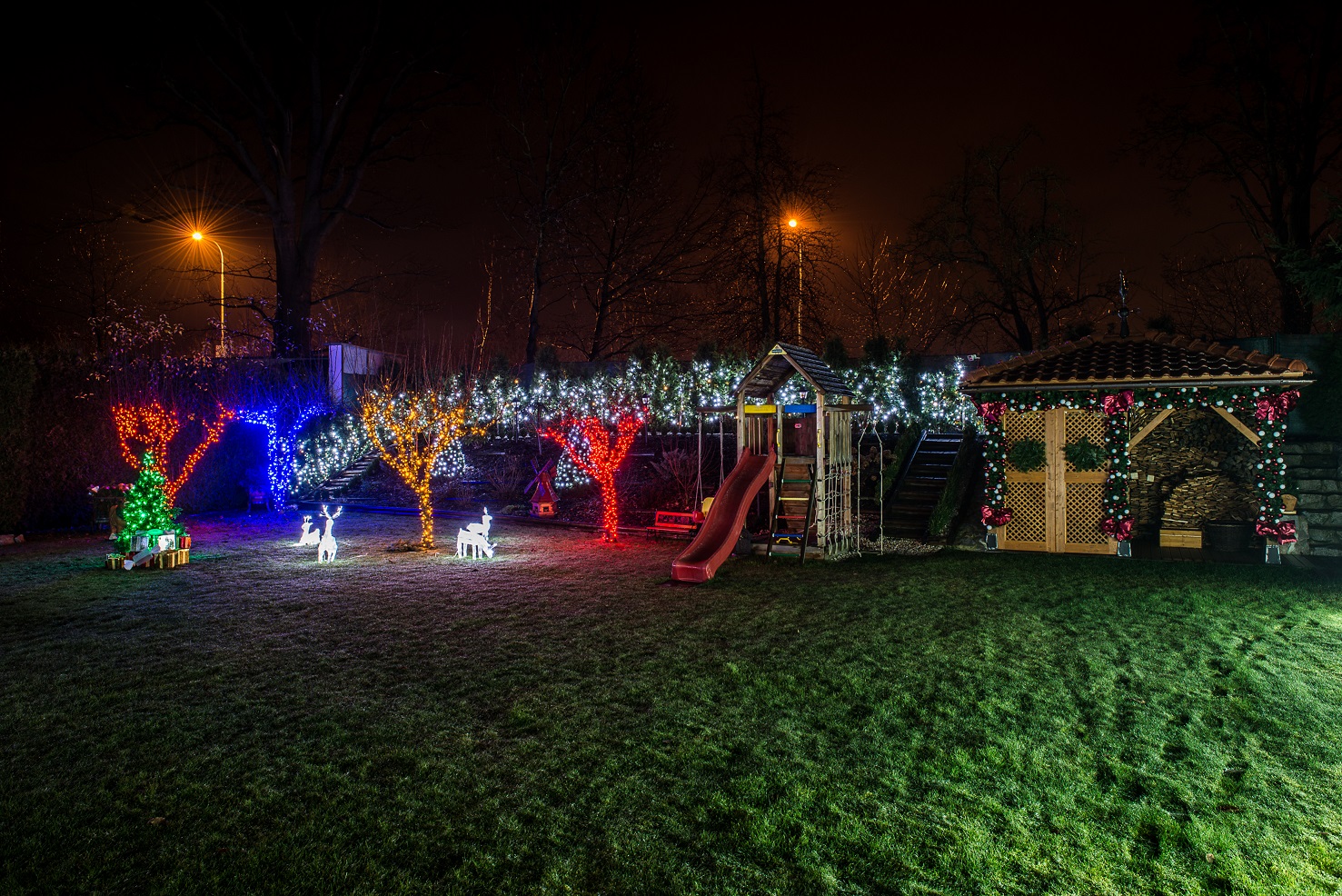 Světelný řetěz LEDPLR-240-14M červená/bk 14m, 240 LED