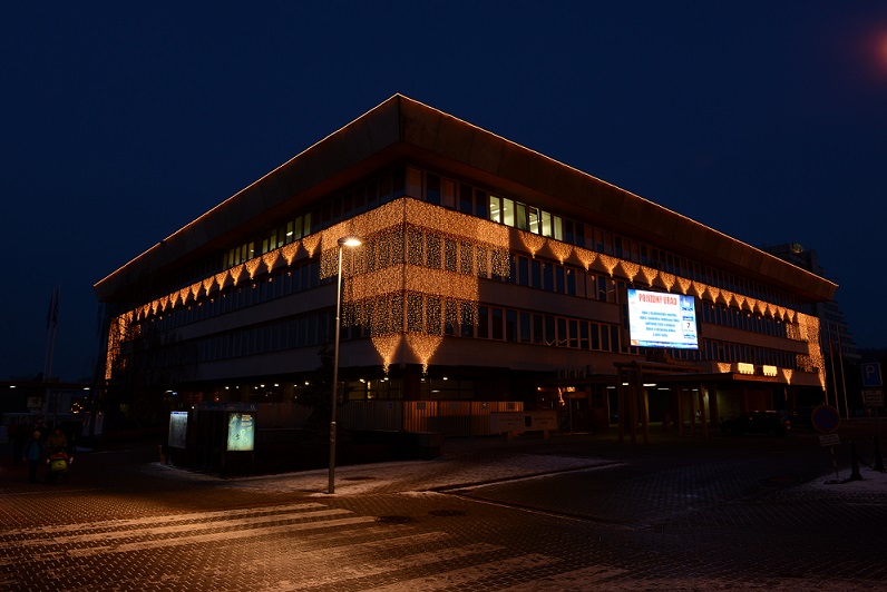 Světelný závěs LED-PLRS-9025 teplá bílá/čk 9m, 2250 LED