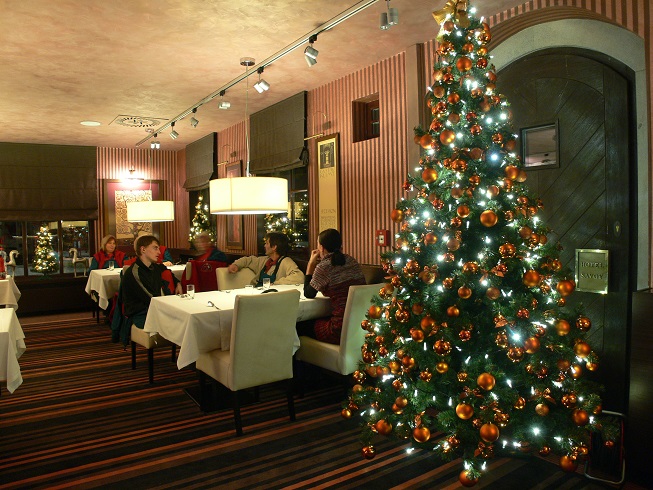 Světelný řetěz LEDPL-60 bílá/čk 6m, 60 LED křížový konektor AKCE výprodej